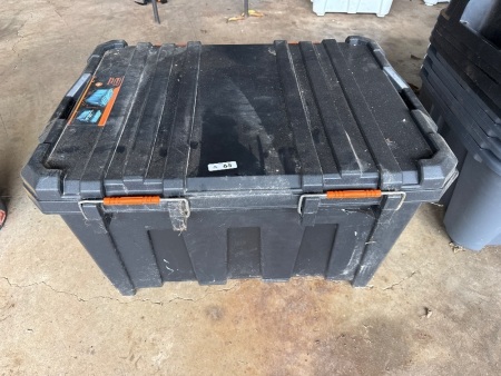 TACTIX heavy duty 135L storage box