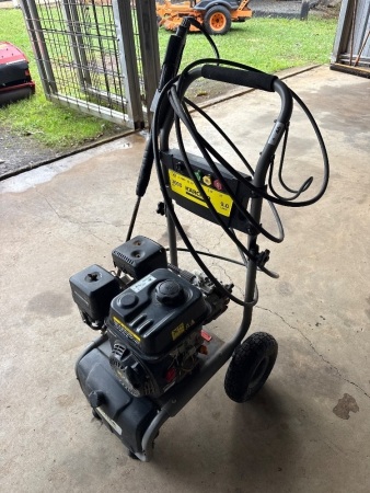 KARCHER 4-stroke 3000psi pressure cleaner