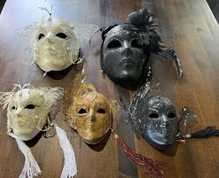 5x Venetian masks