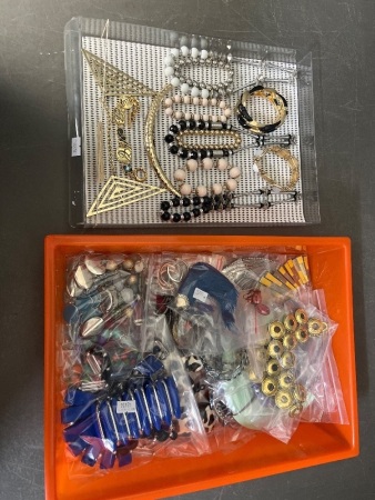 Large Lot of Vintage Costume Jewellery