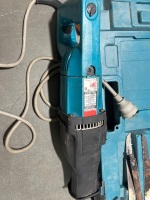 Makita Reciprocating Saw in Carry Case - 2
