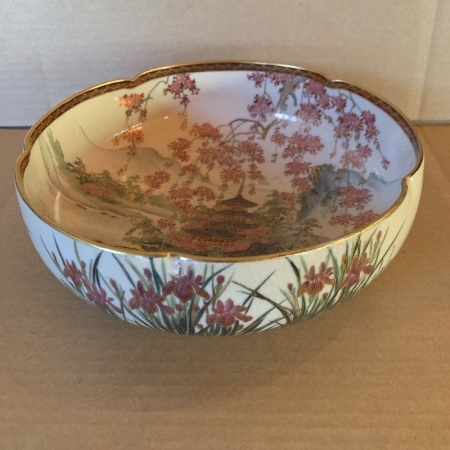 Beautiful Hand Painted Satsuma Japanese Pottery Lustre Fruit Bowl