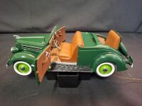 1936 Ford Deluxe Cabriolet (MIB) Franklin Mint - 4