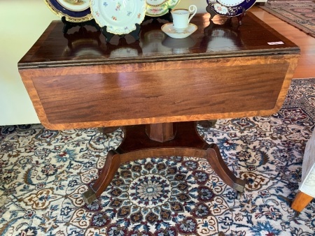 Regency Mahogany Pembroke Table with Single Drawer & Rosewood Cross Banded Decoration