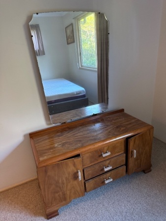 Deco style dresser