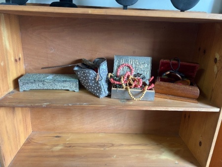 Assorted vintage style jewelry boxes & fashion jewellery lot