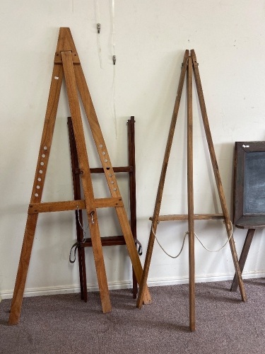 Lot of 3 wooden display easels