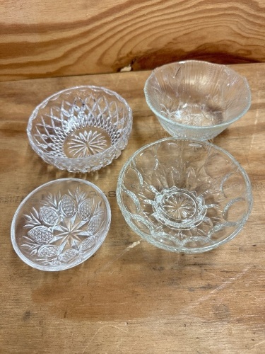 Box lot of decorative glass bowls - small / medium
