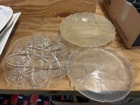 Box lot of decorative glass serving plates - large - 2