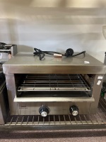 Nisbets Essentials Commercial Quartz toaster Grill