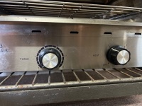 Nisbets Essentials Commercial Quartz toaster Grill - 3