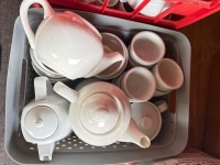 Tea set - 10 cups and saucers, 4 tea pots, small milk and cream jugs - 2