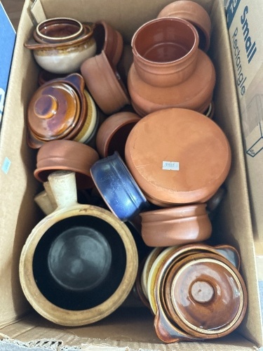 Box lot of casserole & clay pots - Small