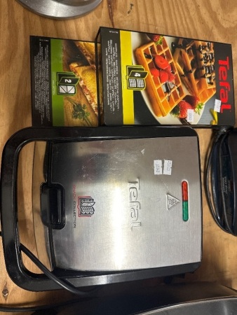 Kitchen appliance lot - Tefal Snack Collection, sunbeam pie maker, kambrook press & skillet