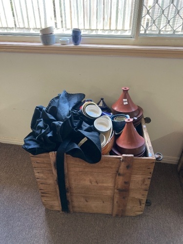 Box lot of Terracotta earthenware and stoneware