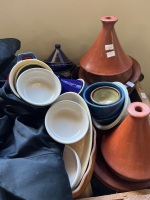 Box lot of Terracotta earthenware and stoneware - 2