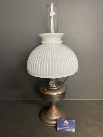Aladdin Model 12 Made in Australia Sydney milk glass shade