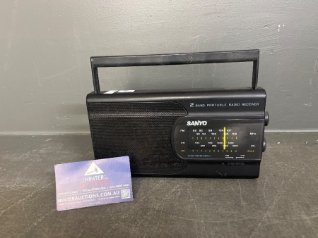Sanyo RP 6168 two band portable AM FM radio
