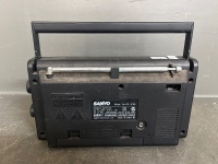 Sanyo RP 6168 two band portable AM FM radio - 4