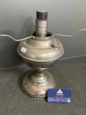 Millers Vestal USA centre draft oil lamp