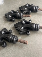 Four cast iron fleur de lis spike finials - 2