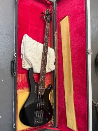 Ashton electric bass guitar hard case