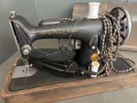 Singer 201K bentwood cabinet sewing machine - 3
