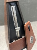 Wittner wooden pyramid metronome - 3