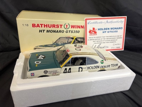 1969 Holden Monaro HT GTS350 - # 44D Colin Bond/Tony Roberts - HDT Bathurst Winner - 1769 / 5000 - AUTOart86961 - Certificate Signed Colin Bond