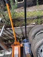 2 x Heavy Duty Garage Service Jacks (1 x Pro-lift) - 4