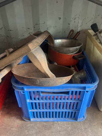 Assorted Vintage Kitchenware & Cast Iron Cookware