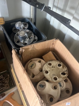Large Lot of Assorted 4WD Wheel Centre Caps & Alloy Wheel Hub Caps