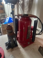 1 &times; 20-Tonne Hydraulic Bottle Jack & 1 &times; Additional Vehicle Jack