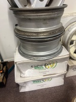 5x Silver 5-Spoke Suzuki Alloy Rims &ndash; 5-Stud - 3