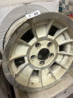 2 x Alloy Rim &ndash; White Multi-Spoke, 5-Stud - 2