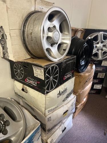 5x Toyota 4x4 Silver Alloy Rims &ndash; 6-Spoke, Centre Caps