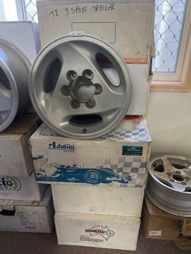 4x Silver 3-Spoke Trailer Alloy Rims &ndash; 6-Stud
