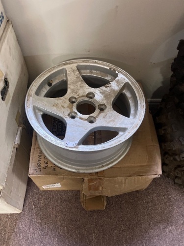 2x Silver 5-Spoke Alloy Rims &ndash; 5-Stud