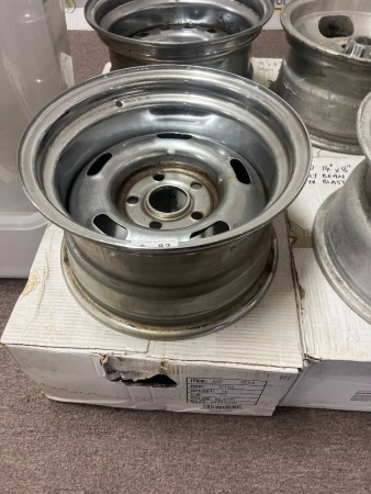 2 x 16x8" Silver Steel Rim &ndash; 5-Stud, PCD 6/150