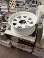4x White 6-Spoke Steel Off-Road Rims &ndash; 6-Stud