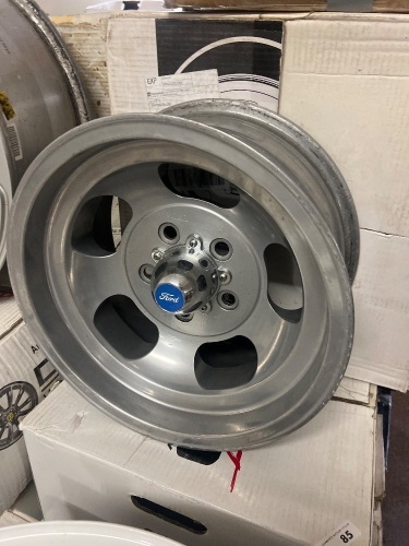 4x Silver 5-Spoke Alloy Rims with Ford Centre Caps