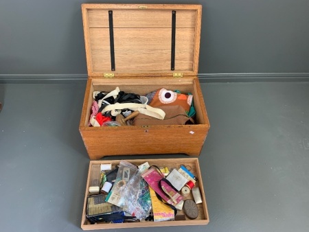 Vintage Oak Sewing Box with Lift Out Tray & Contents