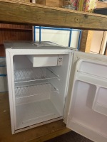 Haier HRZ-60 58 litre bar fridge mini refrigerator - 2