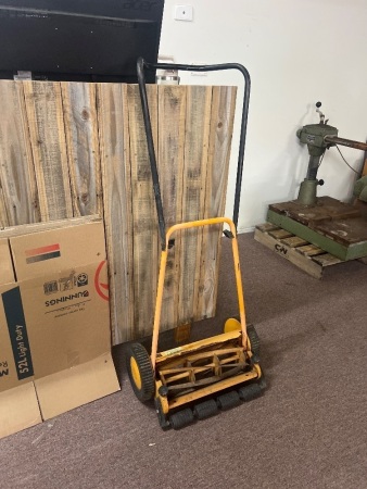 Ginge Vintage Push Reel Lawn Mower