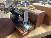 Singer Sewing Machine - Open - No Key