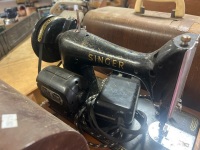 Singer Sewing Machine - Open - No Key - 2