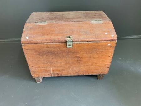 Large Vintage Bush Furniture Timber Box with Lifting Flap