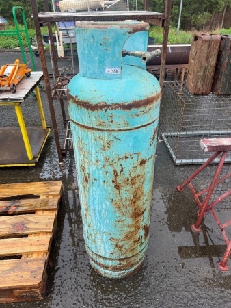 Large Gas Cylinder with Quick Connect Air Attachment