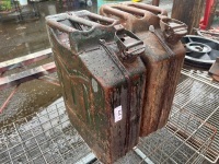Wire Mesh Animal Cage with Two Jerry Cans - 3