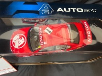 2000 Holden Commodore VT # 1 Craig Lowndes - HRT - SSC 0004/8838 AUTOart A80060 - 4
